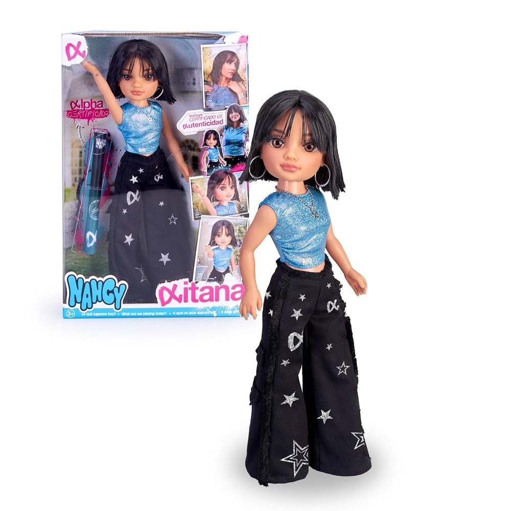 Nancy Aitana, muñeca como la Cantante, Pelo castaño Corto y Flequillo, Conjunto de Era Alpha de Las Babys, con Accesorios y Detalles auténticos, niños y niñas Desde 3 años, Famosa (NAC60000)